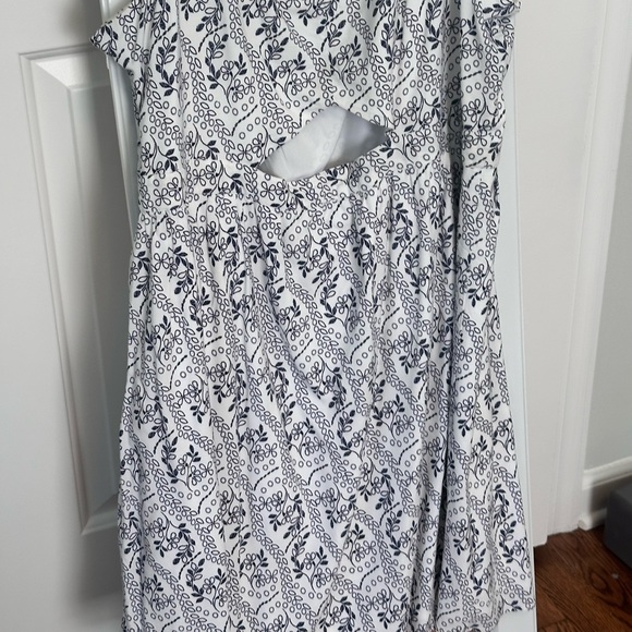 Loft Plus size 18 sleeveless dress with blue design and cut out back - Picture 3 of 5